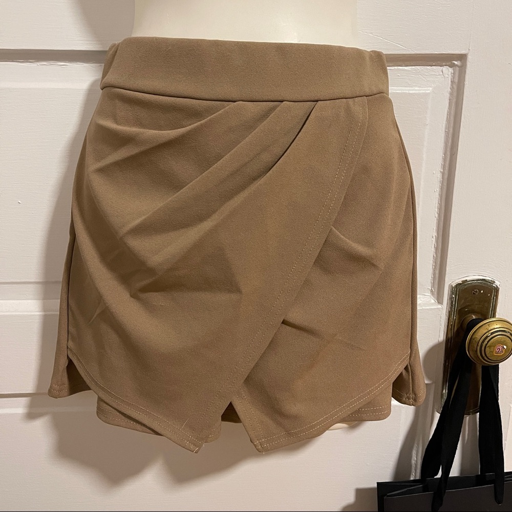 BNWT Mini Skort boohoo